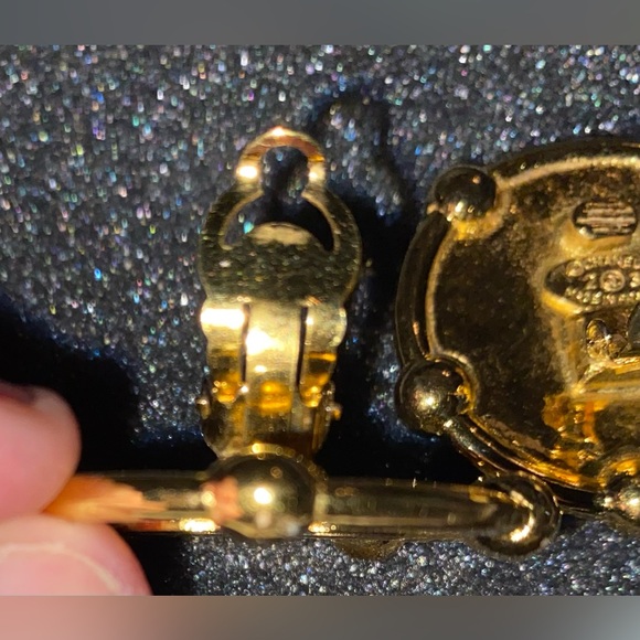 CHANEL CC logo earrings - Picture 6 of 9